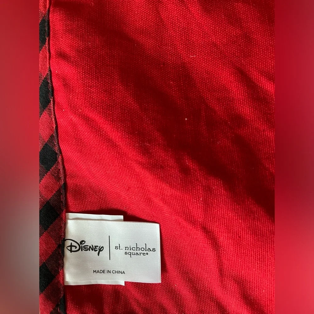 4 Disney's Mickey & Minnie Placemat by St. Nicholas Square Christmas Holiday